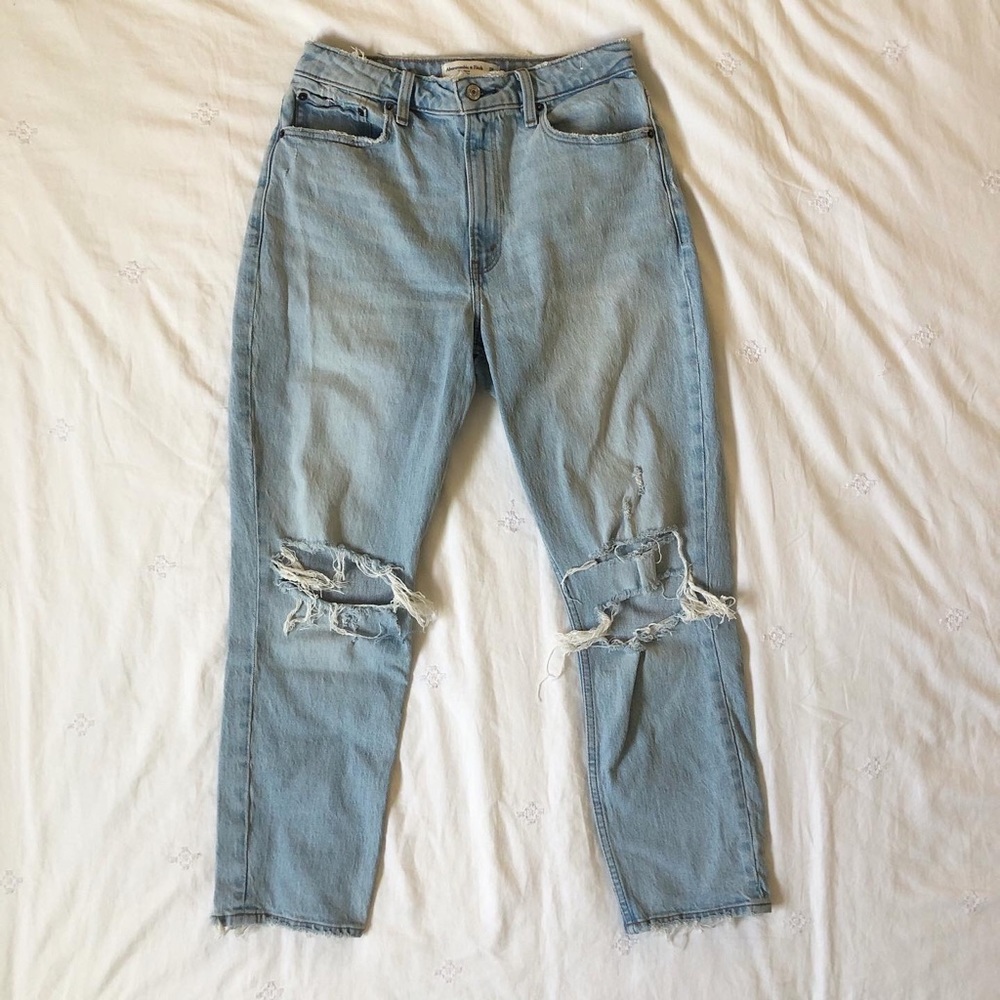 Abercrombie & Fitch Mom Jean